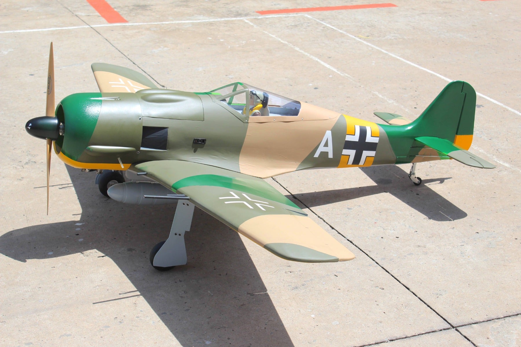 Skyshark RC Focke-Wulf FW190D9 1/7スケール Skynetic Focke-Wulf FW190 D-9 EPP with Gyro 400mm (15.7