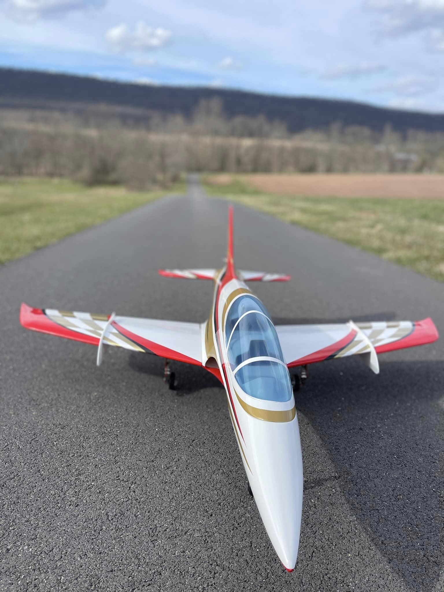 SebArt Avanti XS Jet ARF Red/Black/White | Giant Scale RC Jet