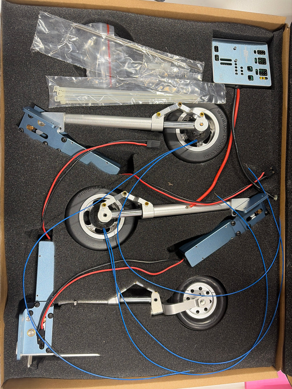 Electric Retractable Landing Gear Set – F9F Cougar – TopRC Model