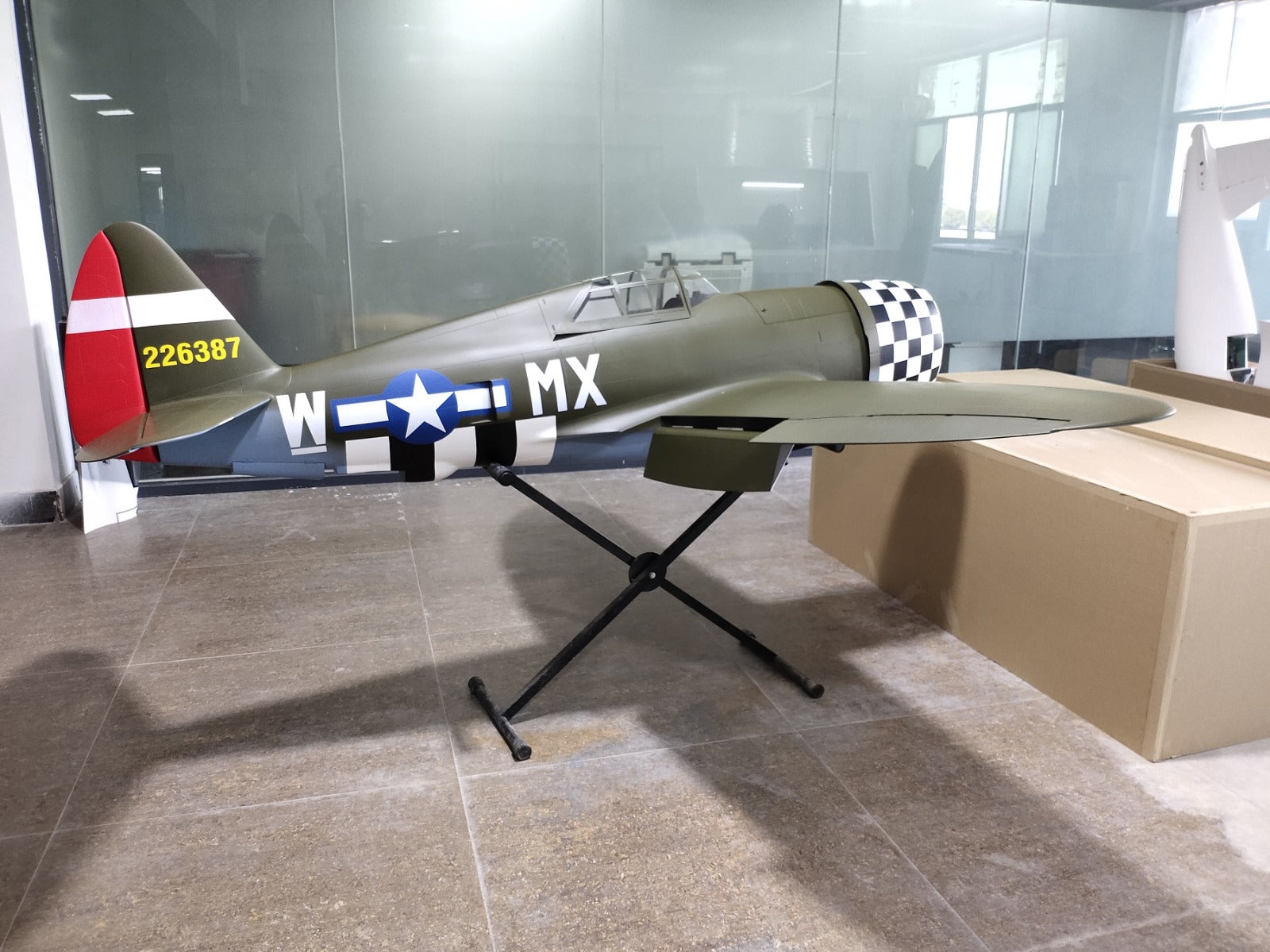 Top RC Model P-47 Thunderbolt, Miss Behave – Gator RC