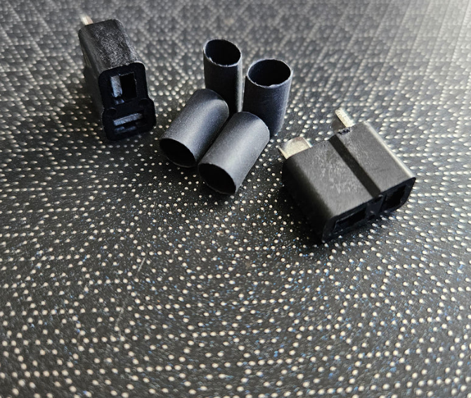 Deans WSD1312  Ultra Plug HB Female 2 Pack 12 to 16 Gauge wire